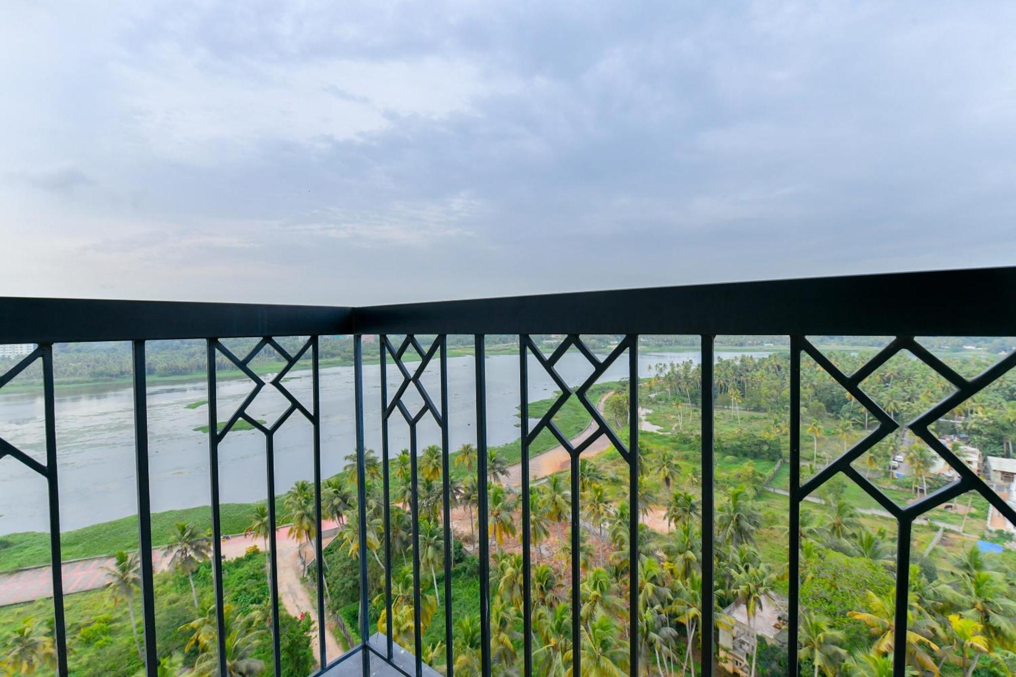 Super Hotel O Tyche Stays Thiruvananthapuram Екстериор снимка